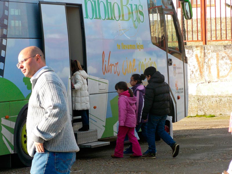 Bibliobús en la escuela
