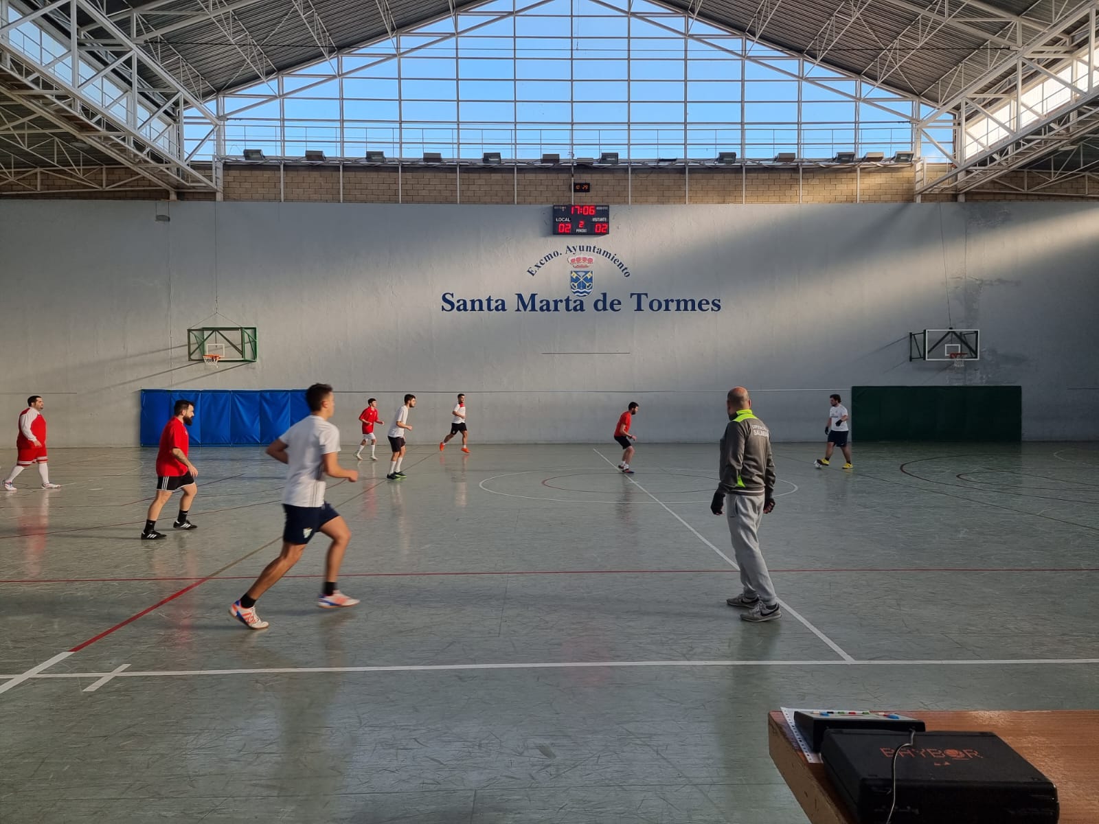 Juego en pabellón de Santa Marta