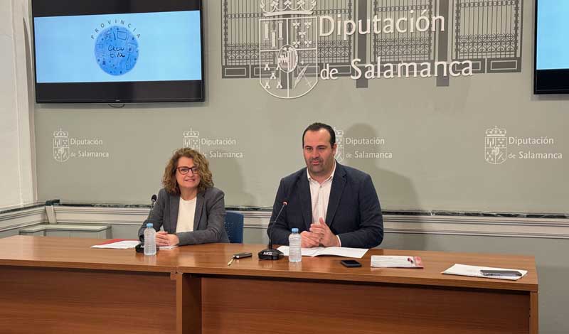 Ana Martín, vicerrectora de Ciencias de la Salud y Asuntos Sociales de la USAL y David Mingo, diputado de Cultura de la Diputación.