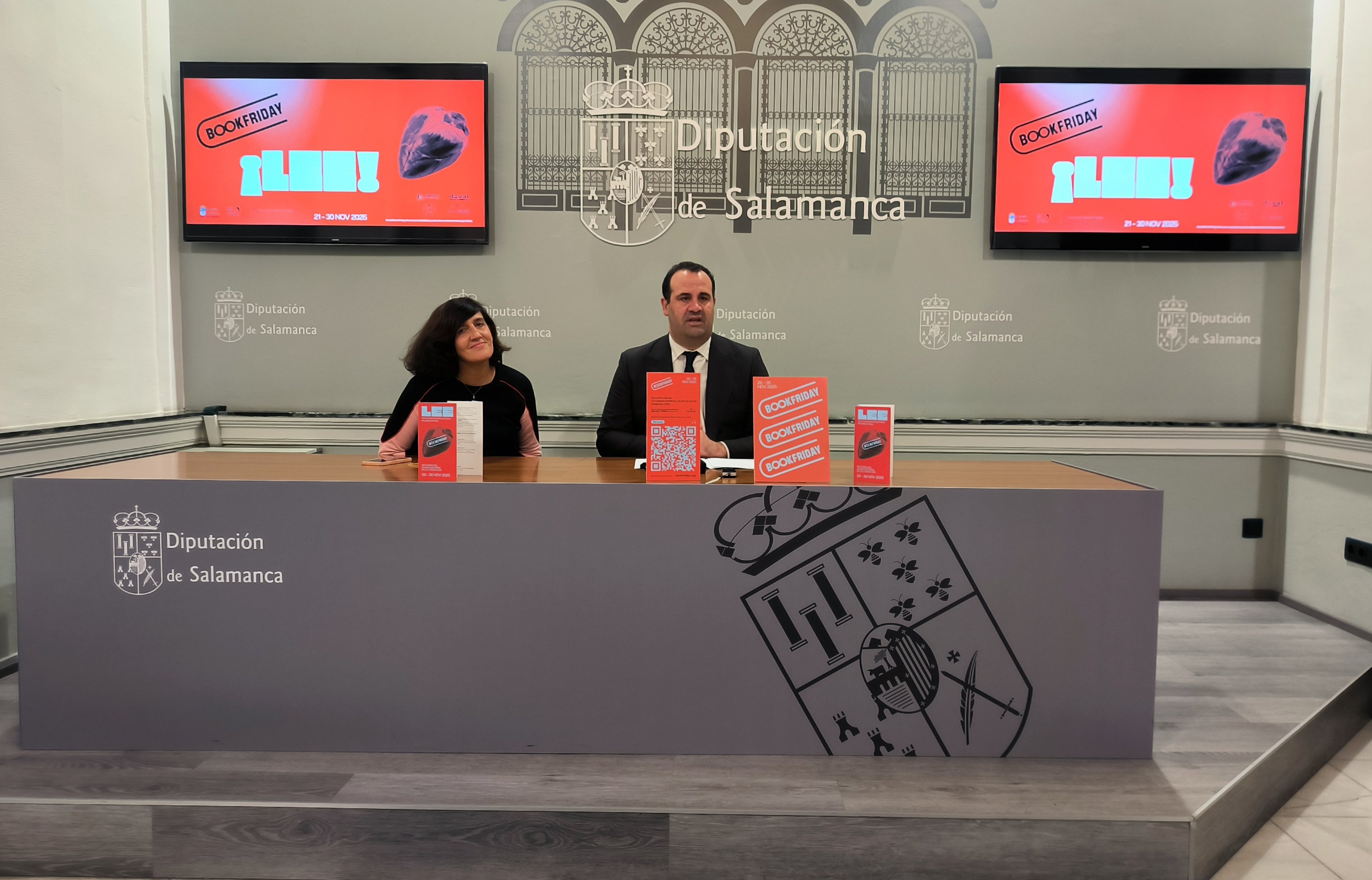 El diputado de Cultura, David Mingo, y la directora de la Asociación Soydelacuesta, Lara Sánchez.