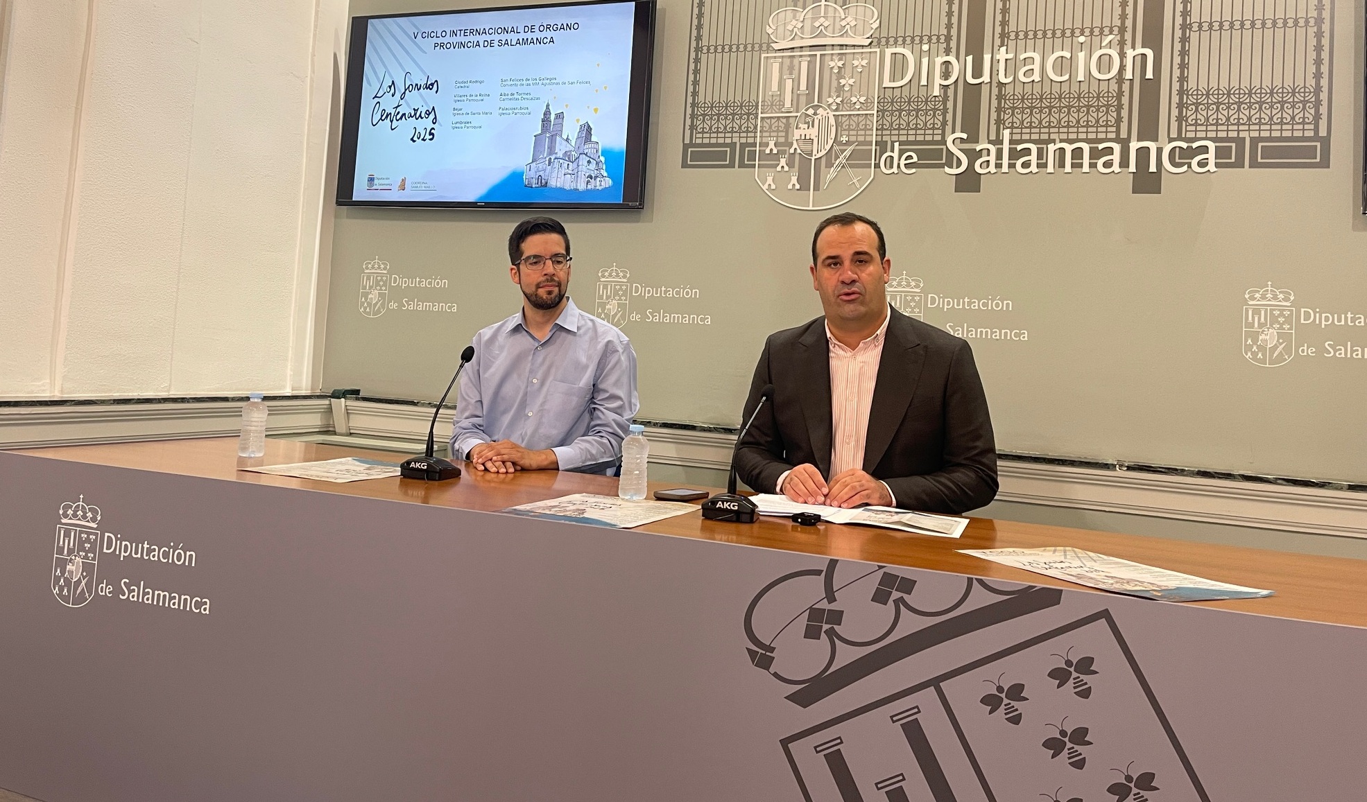 El diputado de Cultura, David Mingo, acompañado del director artístico del proyecto, Samuel Pedro Maíllo.
