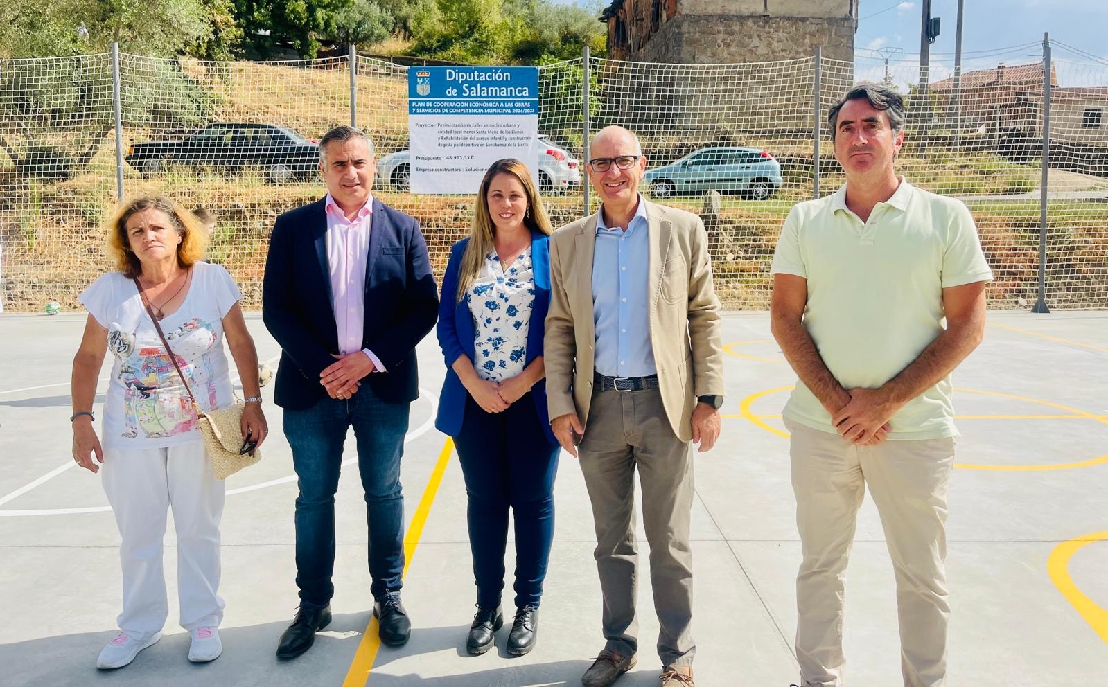 La Diputación invierte más de 55.000 euros en la mejora del parque infantil y pista polideportiva de Santibáñez de la Sierra