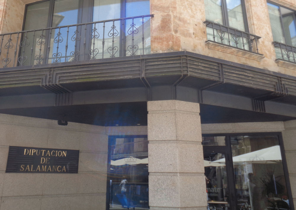 Entrada a Recursos Humanos Calle La Rua