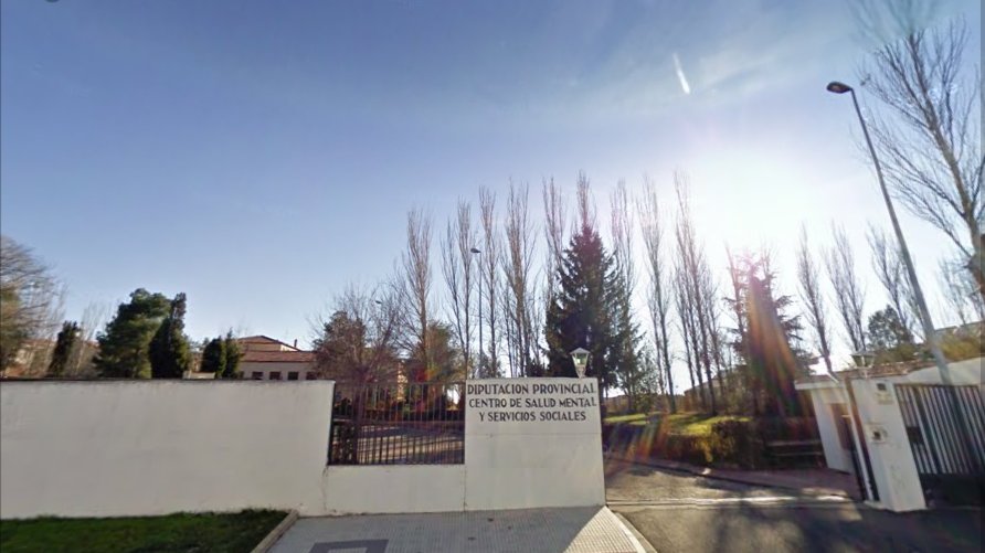 Entrada al antiguo centro de salud mental