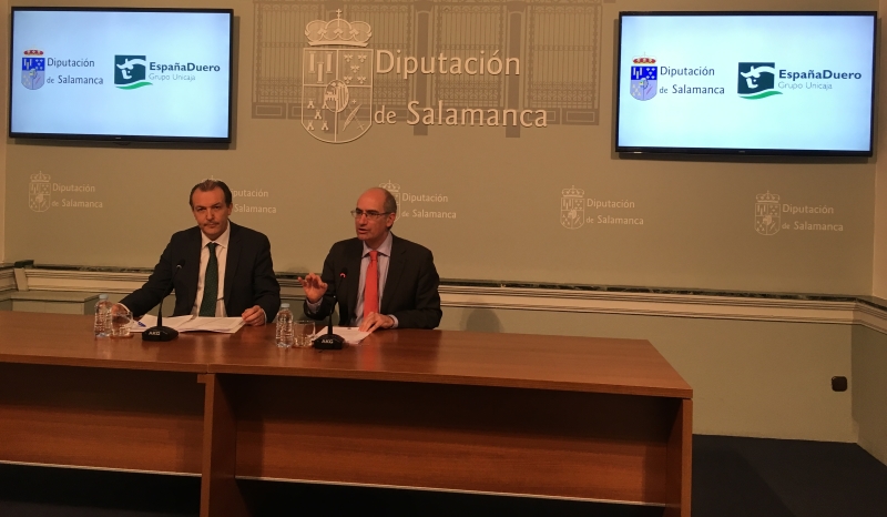 El presidente de la Diputación de Salamanca, Javier Iglesias, y el director territorial de EspañaDuero, Alberto Gurrionero.