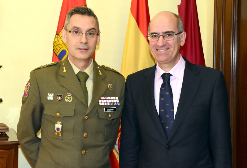 General Juan Ramón Broncano y Javier Iglesias