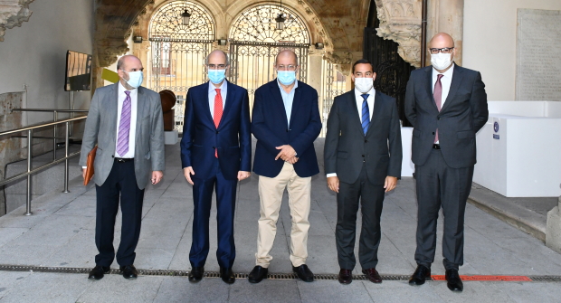 Representantes de la Junta de Castilla y León y la Diputación de Salamanca 