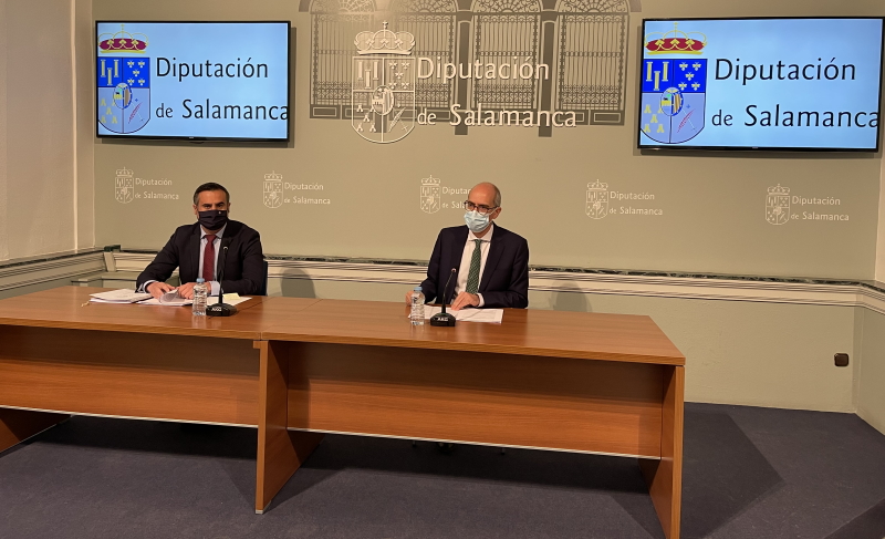 El diputado de Desarrollo Rural, Antonio Agustín Labrador y el presidente de la Diputación de Salamanca, Javier Iglesias.