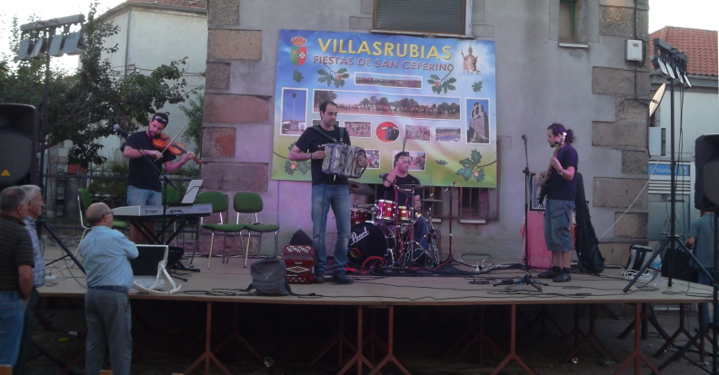 Imagen de hemeroteca de una actividad cultural celebrada en el municipio de Villasrrubias