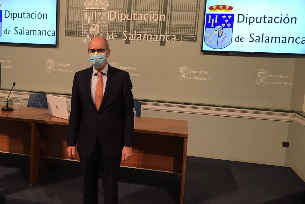 El presidente de la Diputación de Salamanca, Javier Iglesias