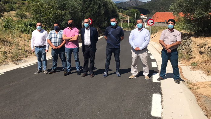 Momento de la visita a las obras de la DSA-241 San Esteban de la Sierra