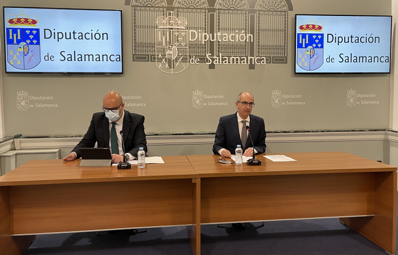 El presidente de la Diputación de Salamanca, Javier Iglesias, y el vicepresidente primero y diputado de Fomento, Carlos García Sierra.