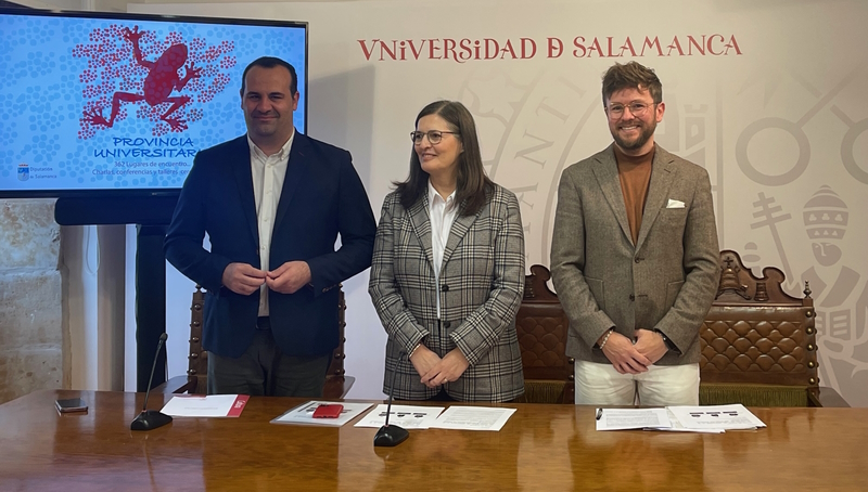 La vicerrectora de Calidad, María José Rodríguez; el diputado de Cultura, David Mingo, y el director académico del Programa de la Experiencia, Francisco Javier Rubio.