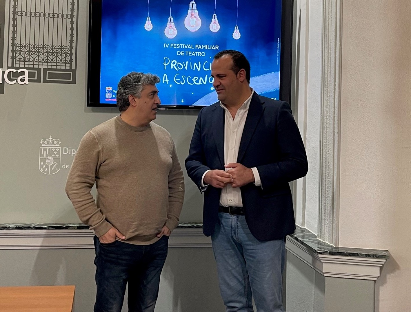 El diputado de cultura, David Mingo, junto al representante de Civitas Animación Teatral, Manuel González