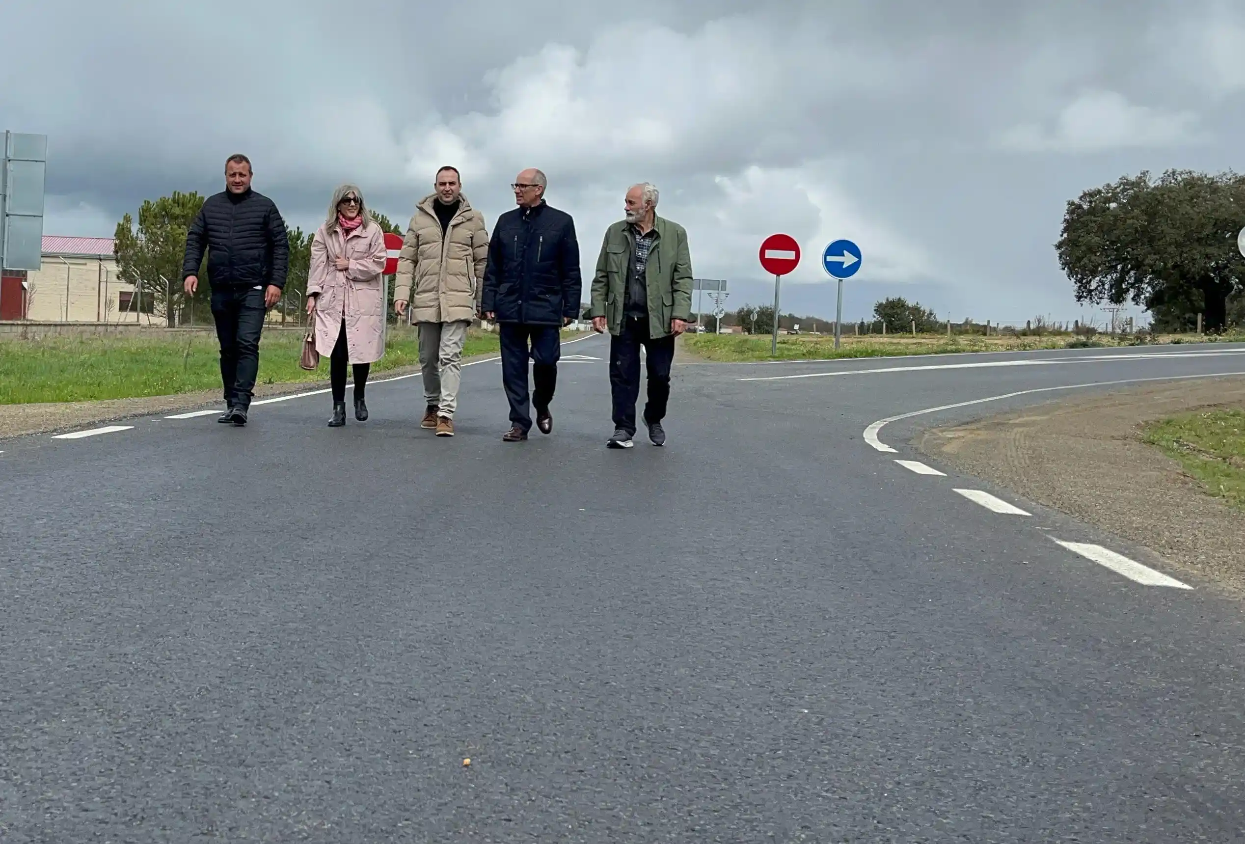 El presidente de la Diputación visita las obras de mejora del acceso a Santa Teresa, con una inversión de más de 610.000 euros