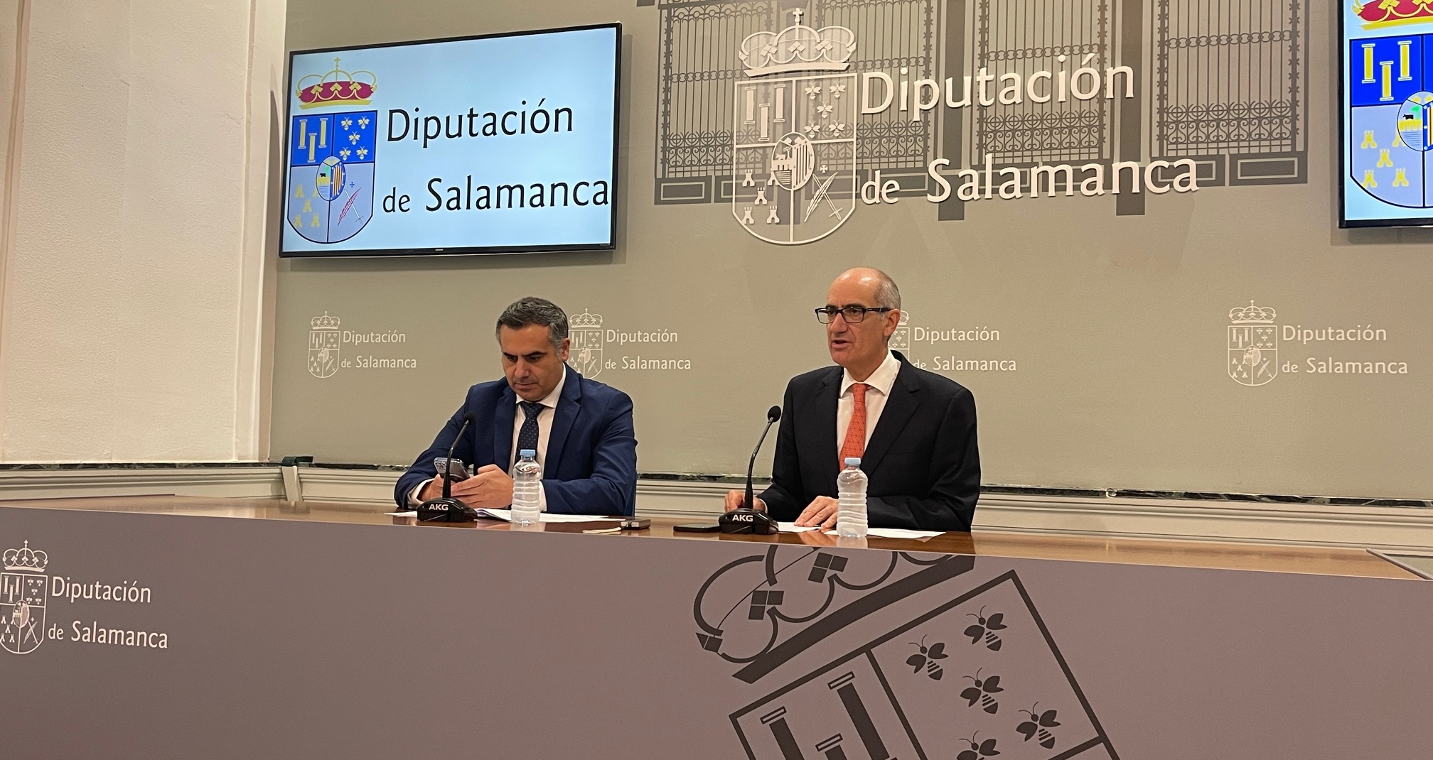 El presidente de la Diputación, Javier Iglesias, y el diputado de desarrollo rural, Antonio Labrador. El presidente de la Diputación, Javier Iglesias, y el diputado de desarrollo rural, Antonio Labrador.