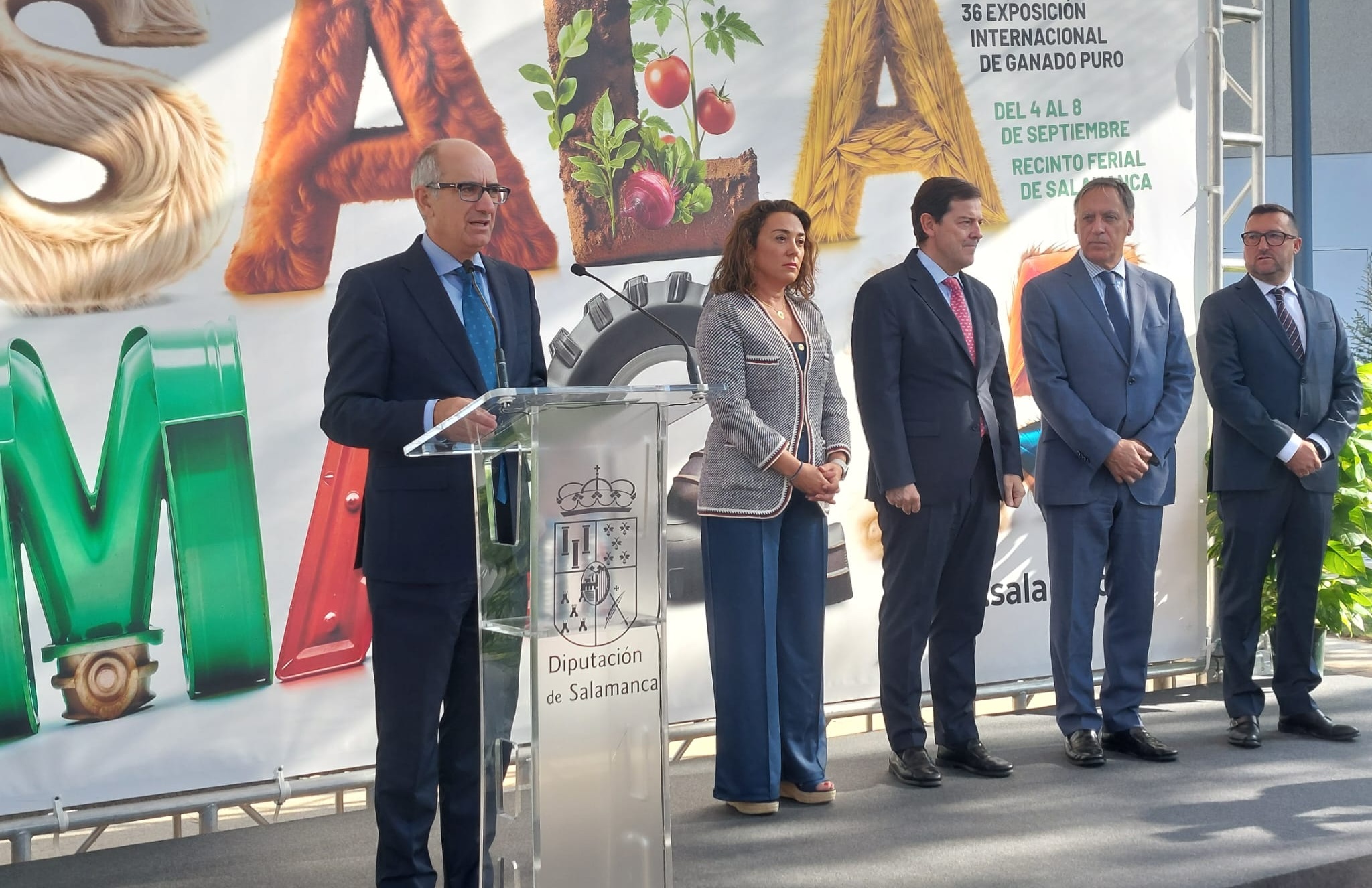 El presidente de la Diputación, Javier Iglesias, durante la inauguración de la Feria Salamaq 25.