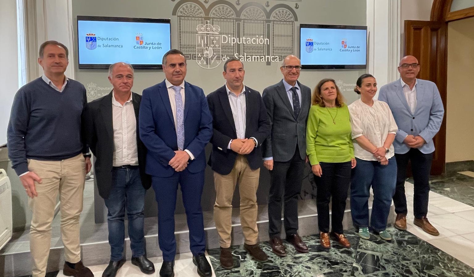 Autoridades en la presentación de los programas AFE 2026