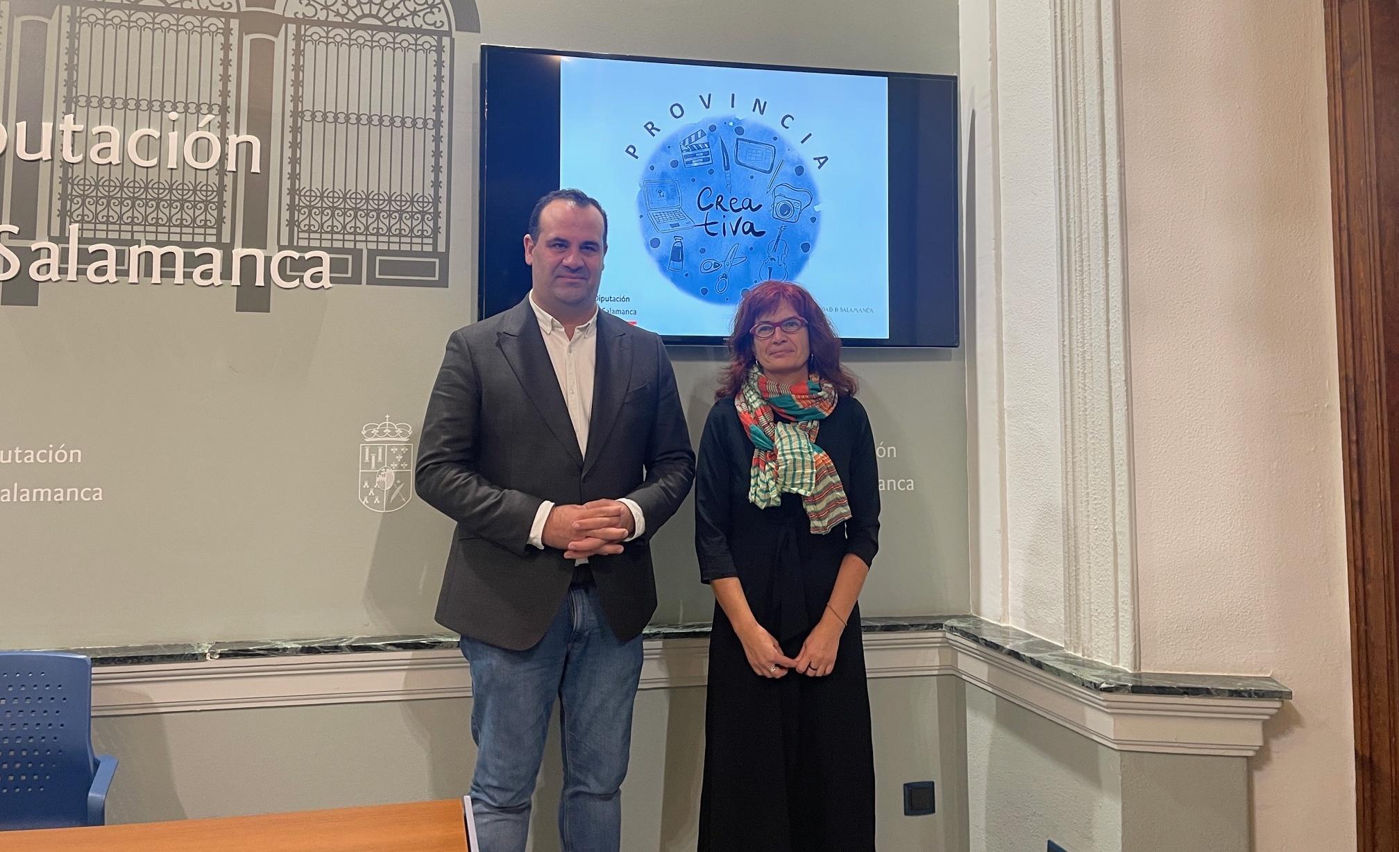 El diputado de Cultura, David Mingo, y la vicerrectora de Estudiantes de la Universidad de Salamanca, Marta Gutiérrez. El diputado de Cultura, David Mingo, y la vicerrectora de Estudiantes de la Universidad de Salamanca, Marta Gutiérrez.