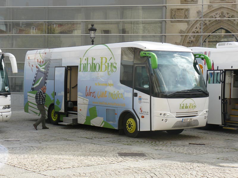 Bibliobús en un congreso