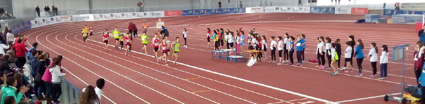 Atletismo en pista cubierta