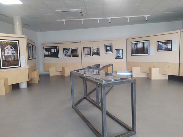 San Cristóbal de la Cuesta acoge la exposición Ciertos deslumbramientos, un diálogo entre fotografía y poesía