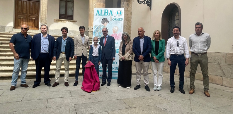 Foto de familia de los participantes en la presentación