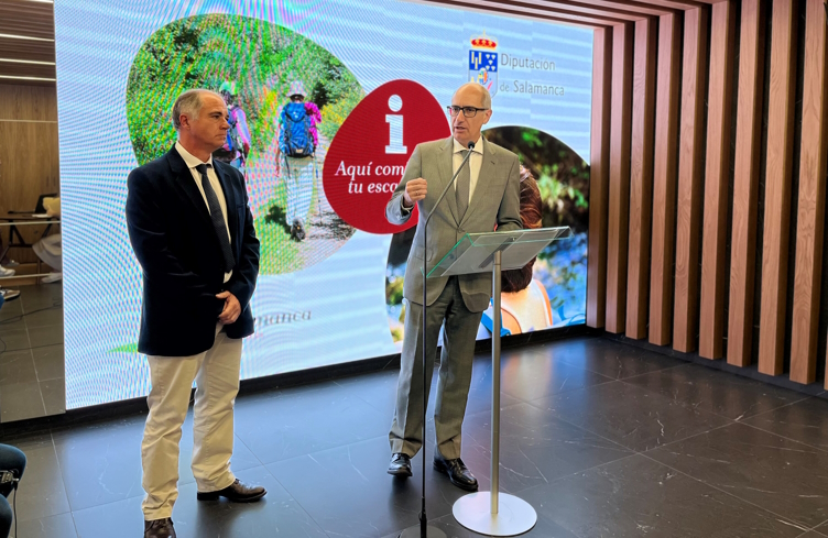 El presidente de la Diputación de Salamanca, Javier Iglesias y el diputado de Turismo, Juan Carlos Zaballos.