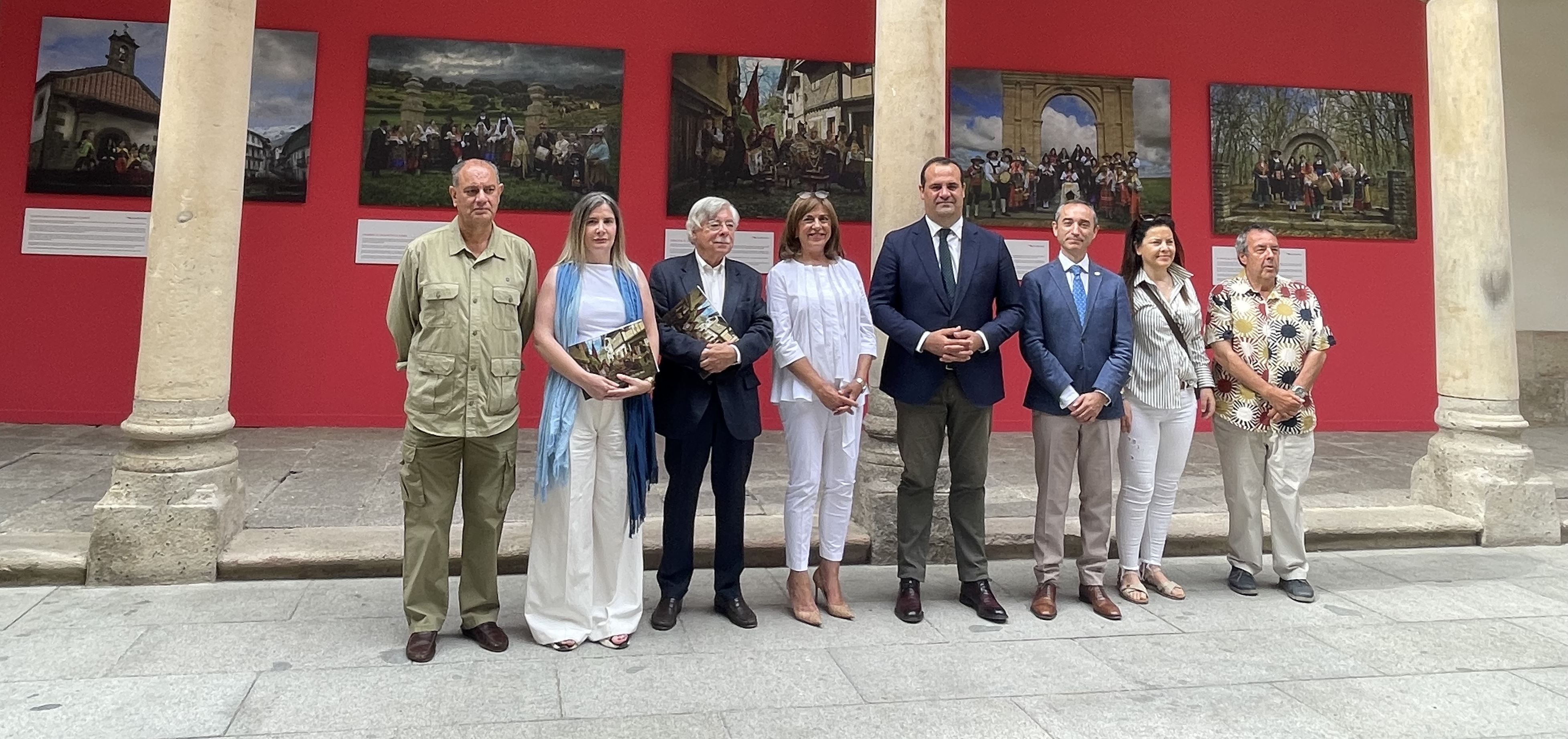 Foto de familia en el Patio de La Salina.