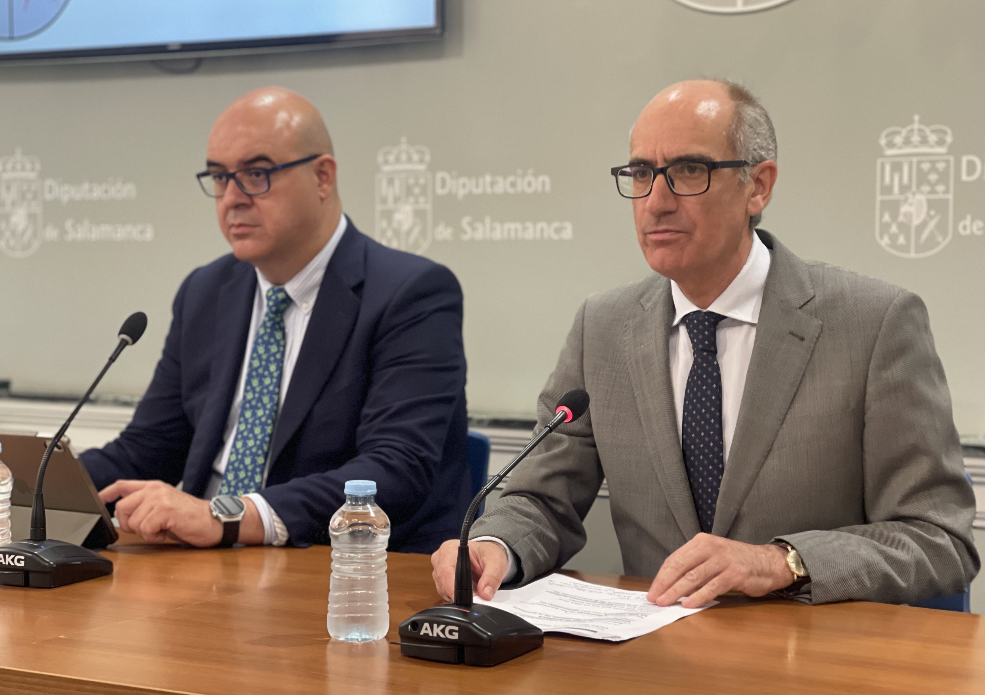 El presidente de la Diputación, Javier Iglesias, y el diputado de Presidencia, Carlos García Sierra, en una foto de archivo.