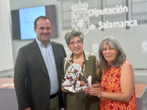 La Diputación de Salamanca presenta el proyecto ¿Manos que unen: creatividad, reciclaje y comunidad¿ para combatir la soledad no deseada en el medio rural