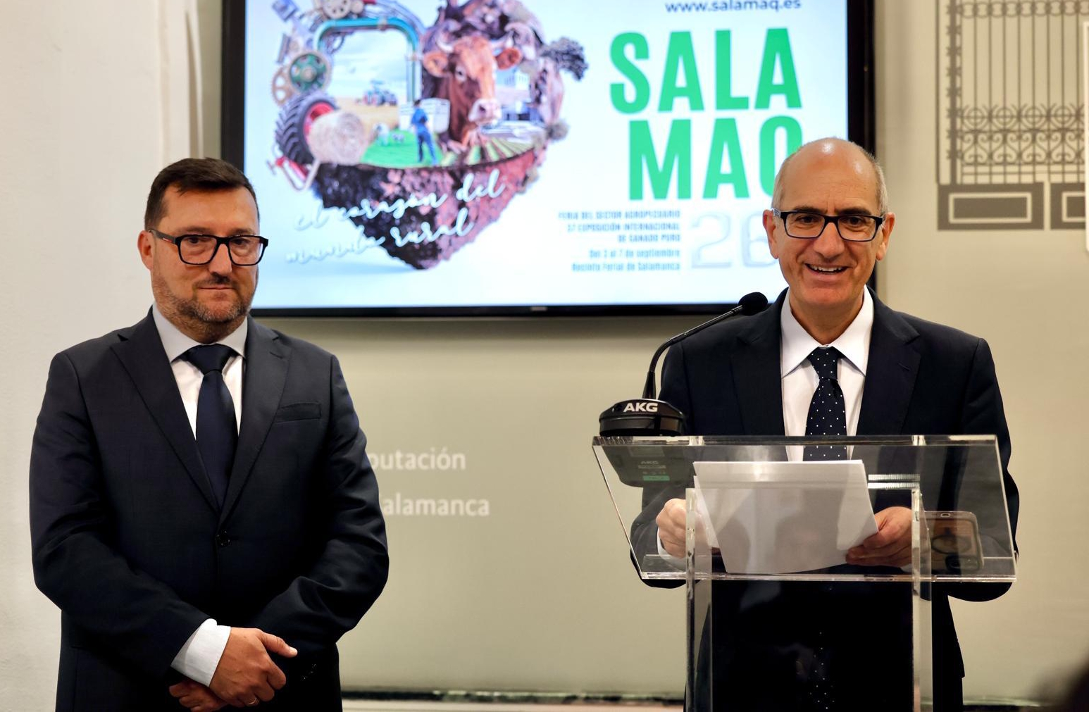 Javier Iglesias y Santiago Castañeda presentan el balance
