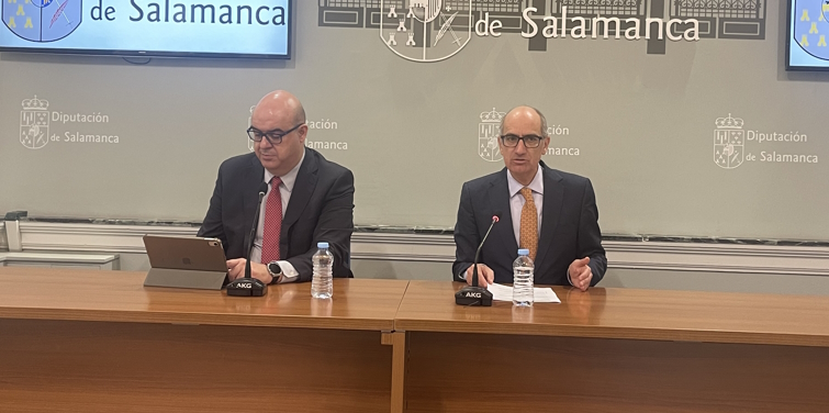 El presidente de la Diputación de Salamanca, Javier Iglesias, y el diputado de presidencia, Carlos García Sierra.