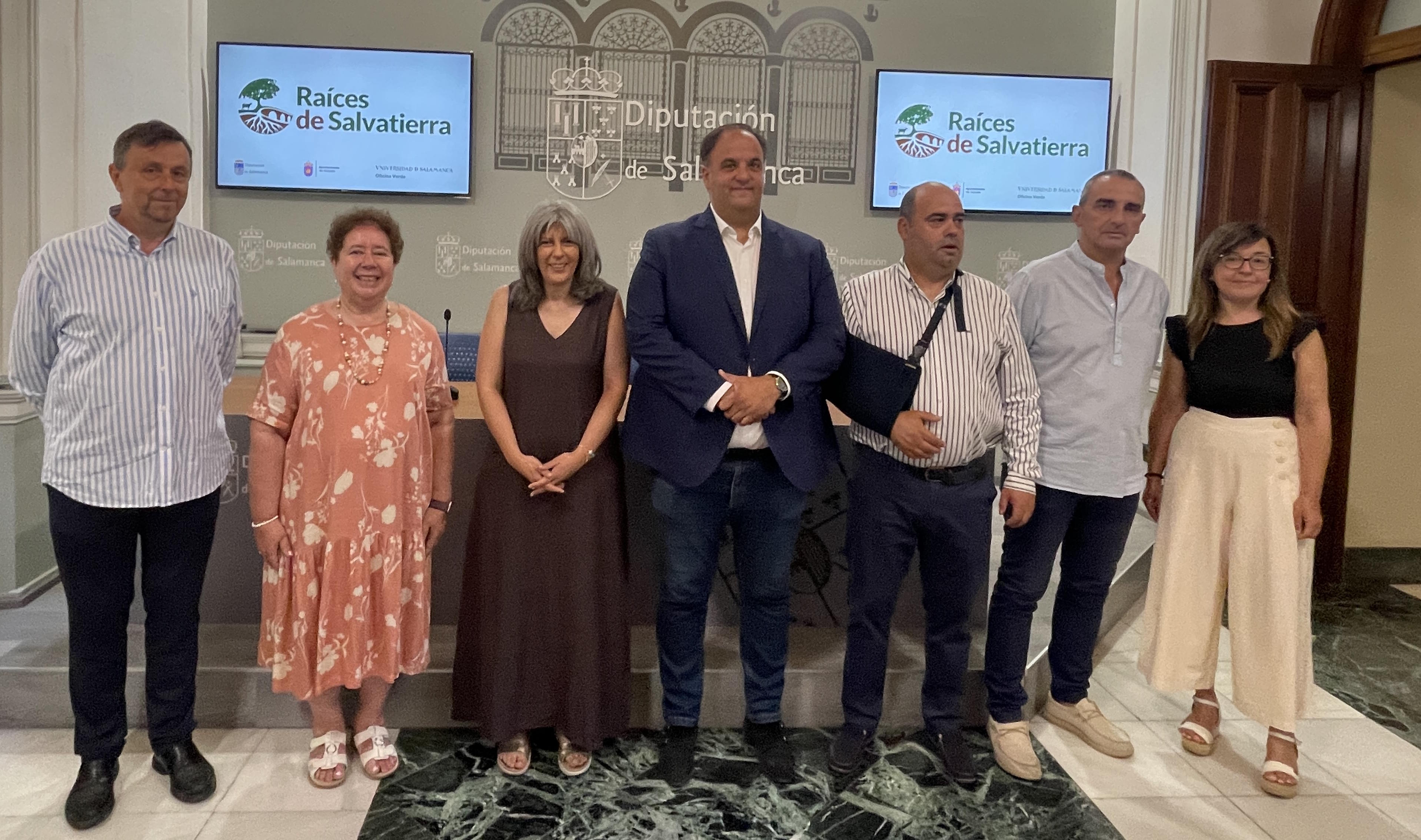 Representantes en la presentación del voluntariado